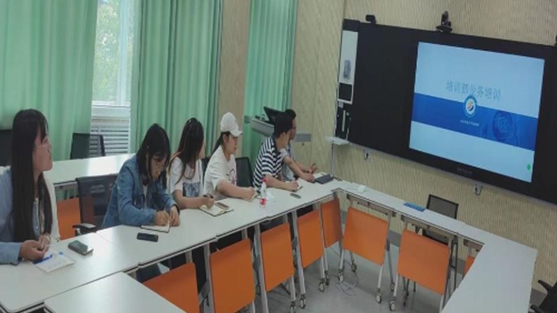 小标题：编程教育的兴起背景